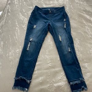 Zeza B jean leggings by hue. Size small